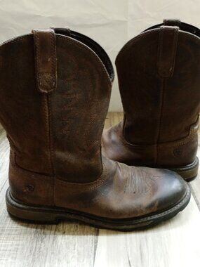 ARIAT 9.5 EE Men's Boots No Lace
